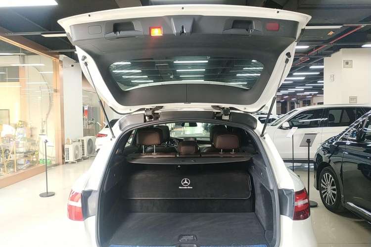 Used Mercedes-Benz GLC 2019 Facelift GLC 260 L 4MATIC Luxury Model
