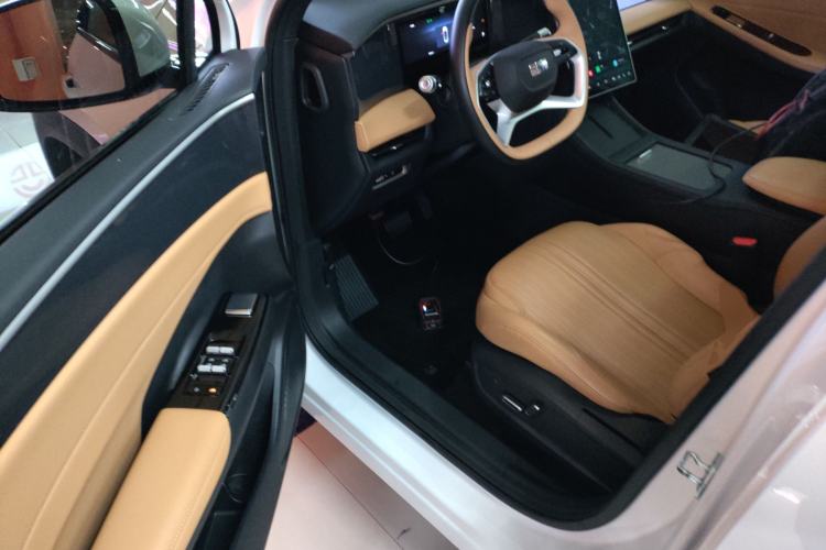 Used Geely Galaxy L7 2024 1.5T 115 km PLUS Dragon Edition