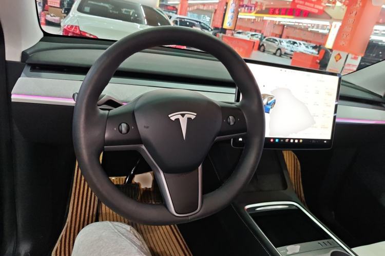 Used Tesla Model Y 2024 Long-Range All-Wheel-Drive Version