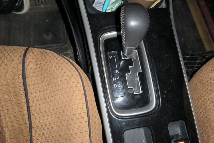 Used Mitsubishi Outlander 2019 2.0L Two-Wheel Drive Comfort Edition 7-Seater China VI Standard
