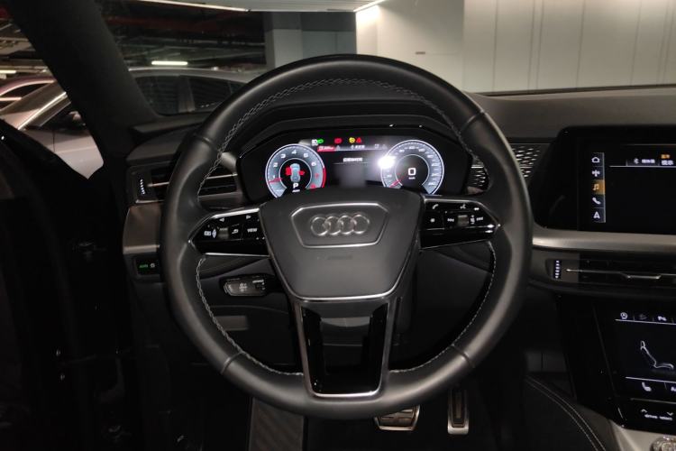 Used Audi Q6 2023 50 TFSI quattro Xingyun Edition Flying Rider Package
