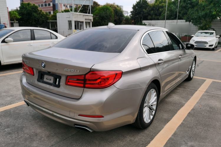 Used BMW 5 Series 2019 525Li Luxury Package
