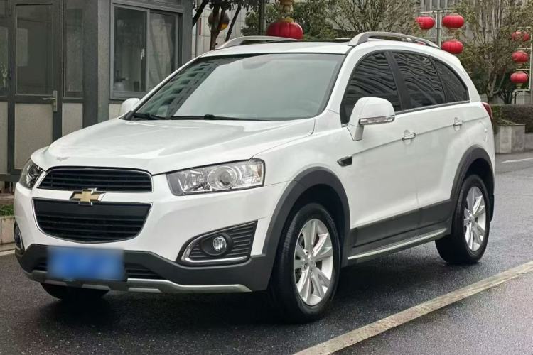 Used Chevrolet Captiva 2017 2.4L 4x4 Flagship Edition 7-Seater

