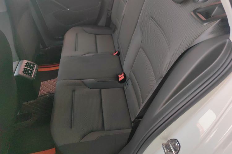 Used Volkswagen Golf 2016 230TSI Automatic Comfort Version
