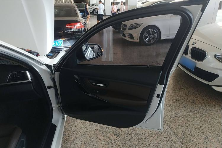 Used BMW 3 Series 2019 320Li Fashion Model
