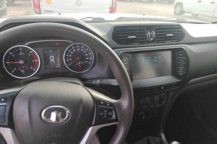 Used Great Wall Wingle 5 2017 2.0T European Version Diesel Two-Wheel Drive Elite Plus Big Double-Cab GW4D20D
