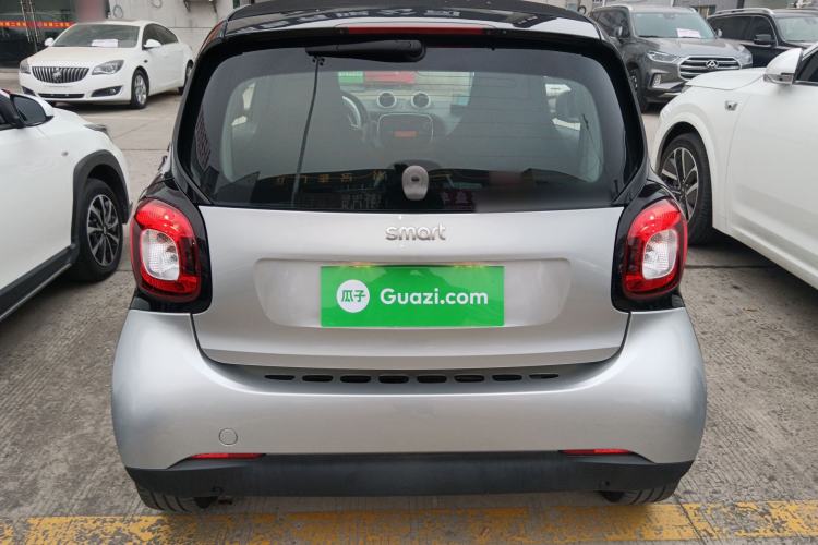 Used  fortwo 2018 1.0L 52kW Hardtop Dynamic Version China V
