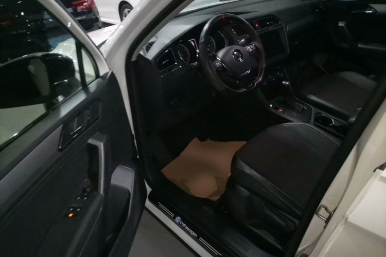 Used Volkswagen Tiguan L 2020 330TSI Automatic Two-Wheel Drive Luxury Edition China VI Standard