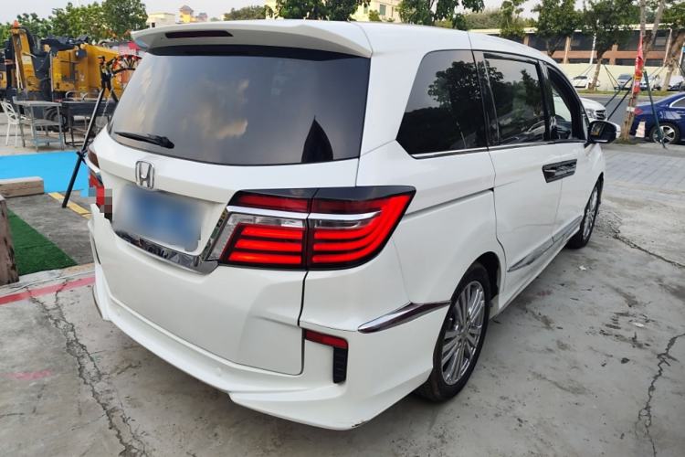 Used Honda Elysion 2016 2.4L Luxury Edition
