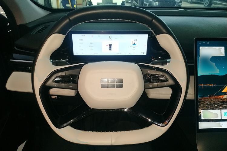 Used  L6 2023 125km MAX