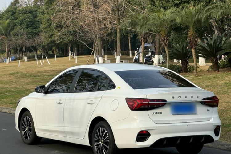 Used Roewe i5 2021 1.5L Manual Platinum Edition
