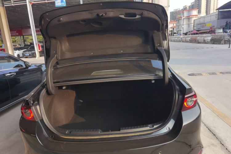 Used Mazda Mazda 3 Axela 2023 2.0L Automatic ZhiZhen Edition
