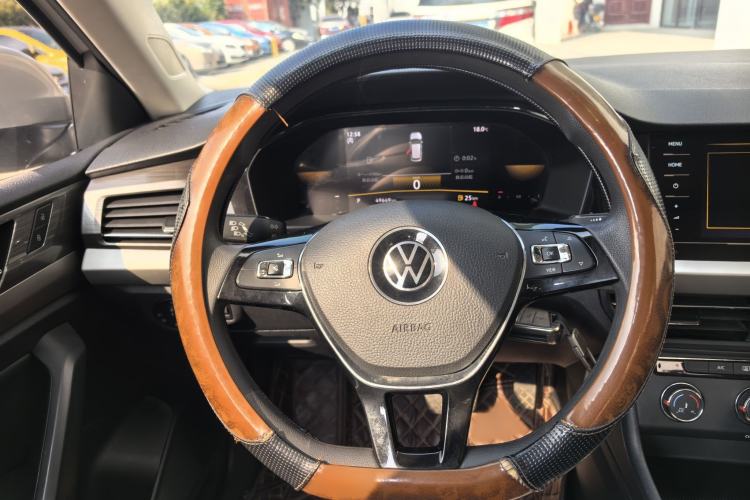 Used Volkswagen Lavida 2022 1.5L Automatic Comfort Edition
