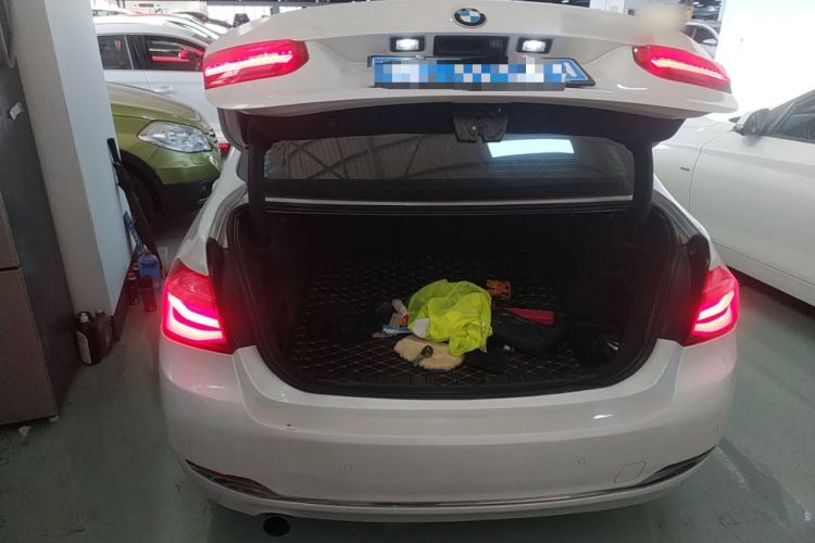 Used BMW 3 Series 2016 320Li Ambition Model
