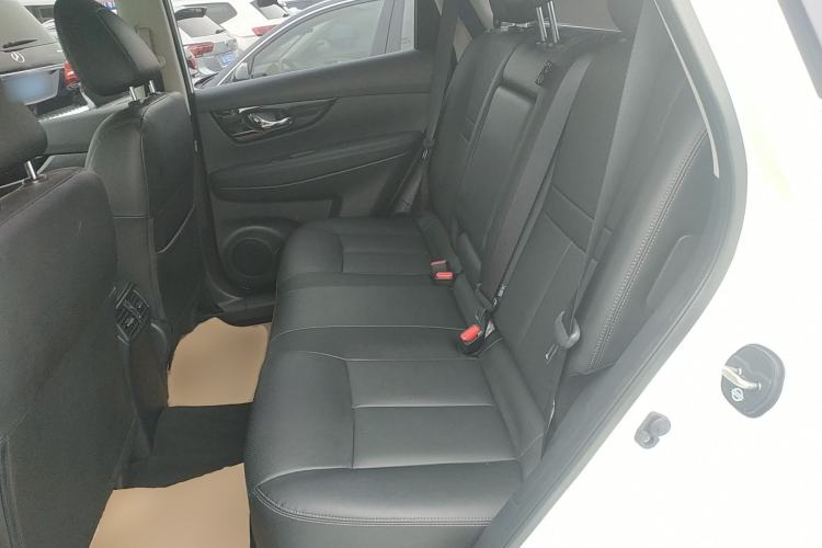 Used Nissan X-Trail 2023 Classic 2.0L Two-Wheel Drive Smart Connect Premium Edition
