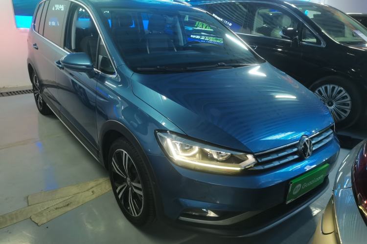 Used Volkswagen Touran 2018 Volkswagen Touran L 280TSI DSG Boundary Luxury Edition 7 Seats China VI Standard
