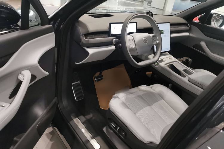 Used Nio ES8 2024 75 kWh Executive Edition
