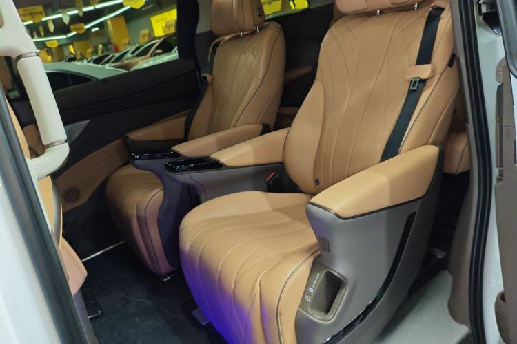 Used Denza D9 2022 DM-i 970 Four-Wheel Drive Flagship Model