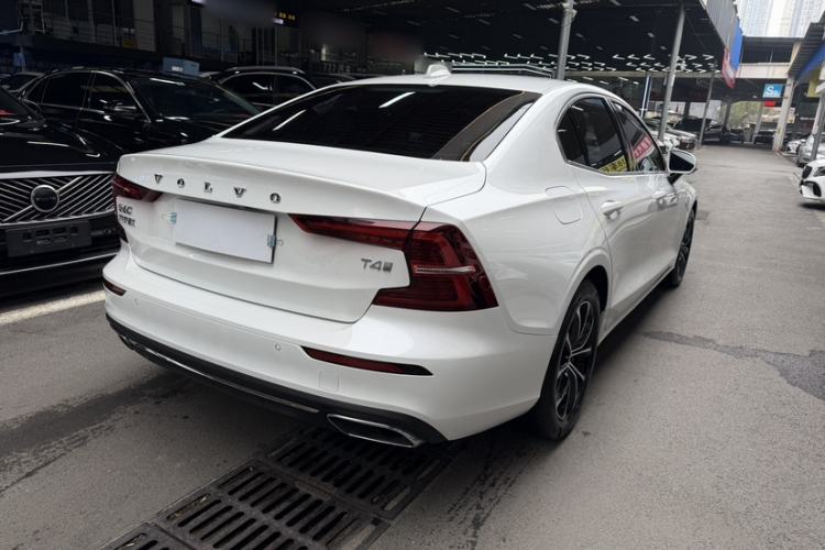 Used Volvo S60 2020 T4 Zhiyi Luxury Edition

