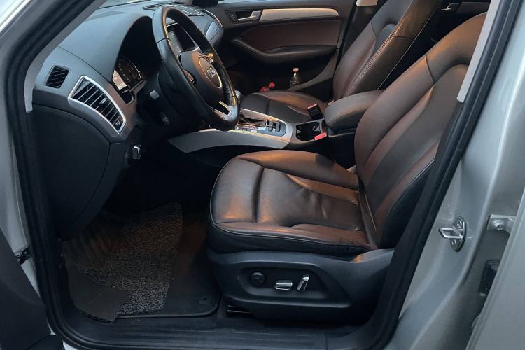 Used Audi Q5 2017 Plus 40 TFSI Technology Model
