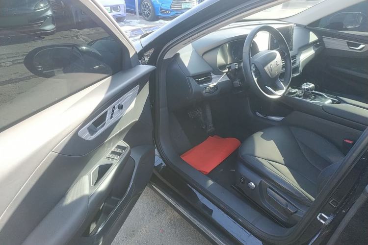 Used Hongqi E-QM5 2024 610 km PLUS
