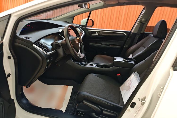 Used Honda Jade 2017 1.8L automatic Comfort version 5 seats
