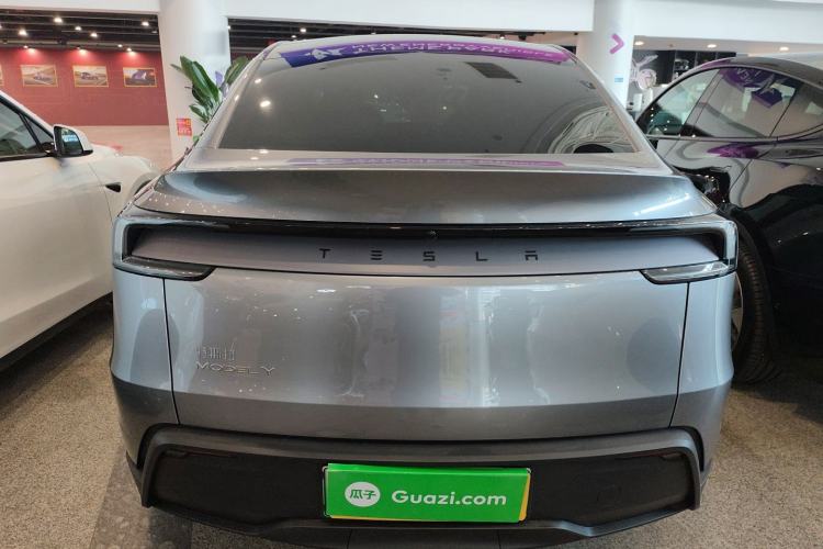 Used Tesla Model Y 2025 Rear-Wheel-Drive Version