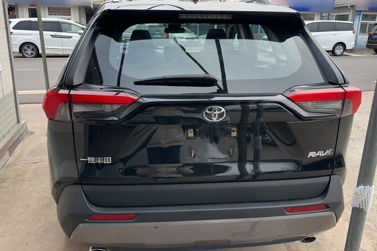 Used Toyota RAV4 2021 2.0L CVT Two-Wheel Drive Fashion Edition
