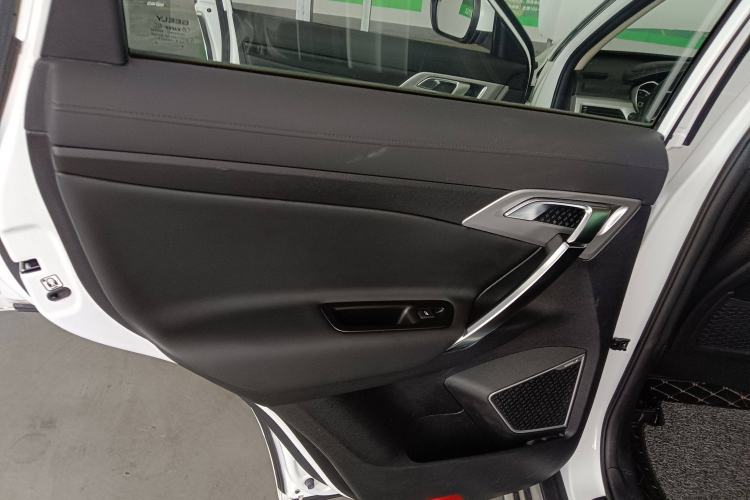 Used Geely Auto Emgrand X7 Sport 2016 2.0L Manual ZhiShang Version