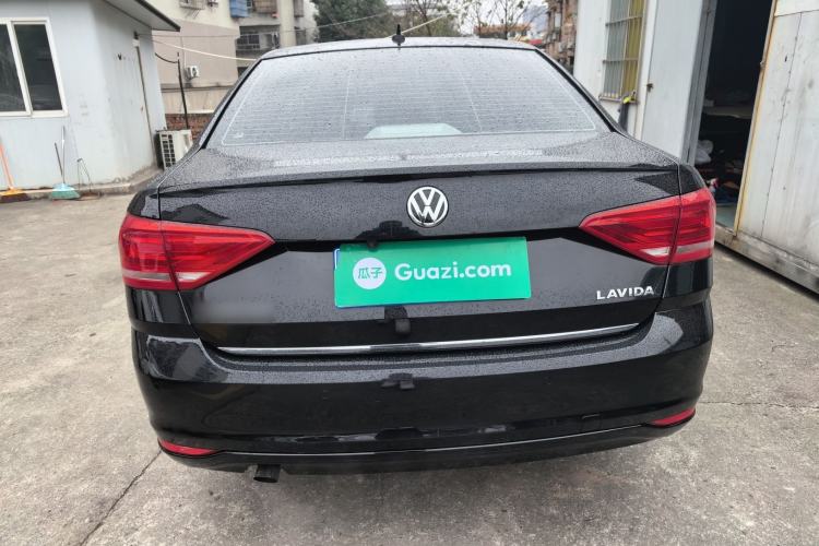 Used Volkswagen Lavida 2017 1.6L Automatic Comfort Edition
