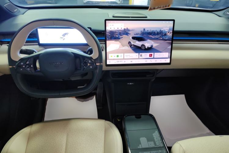 Used Lynk & Co Z20 2025 530 km Range Rear-Wheel Drive Pro
