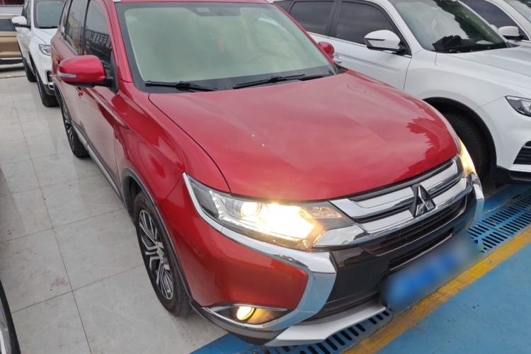 Used Mitsubishi Outlander 2018 2.0L Two-Wheel Drive Glory Edition 5 Seats
