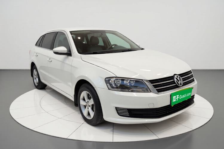 Used Volkswagen Gran Lavida 2013 1.6L Automatic Fashion Model