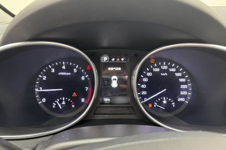 Used Hyundai Santa Fe 2017 2.4L Automatic Two-Wheel Drive Smart Version 5 Seats
