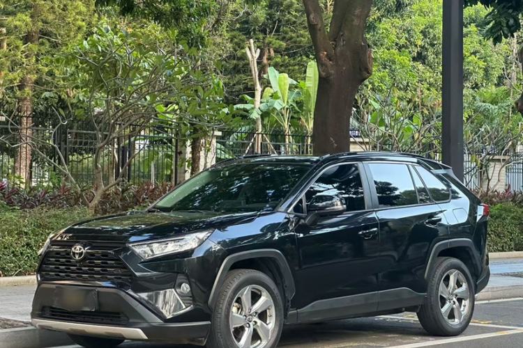 Used Toyota RAV4 2022 2.0L CVT Two-Wheel Drive Fashion Plus Edition
