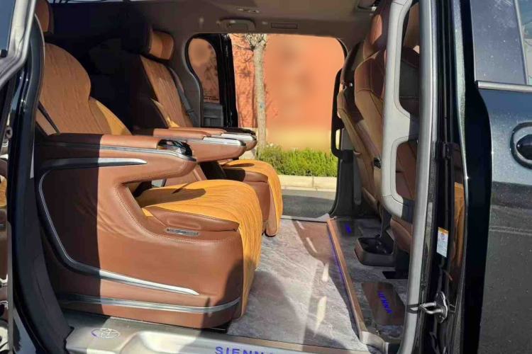 Used Toyota Sienna 2023 2.5L Hybrid Comfort Edition
