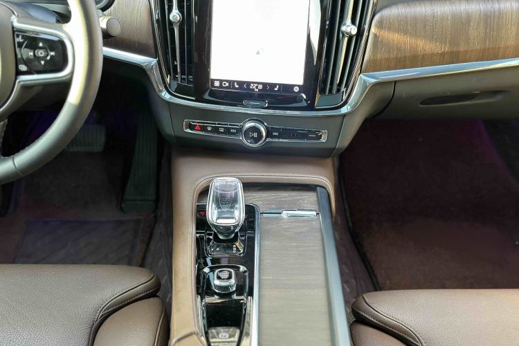 Used Volvo S90 2024 B5 Zhiyuan Luxury Edition
