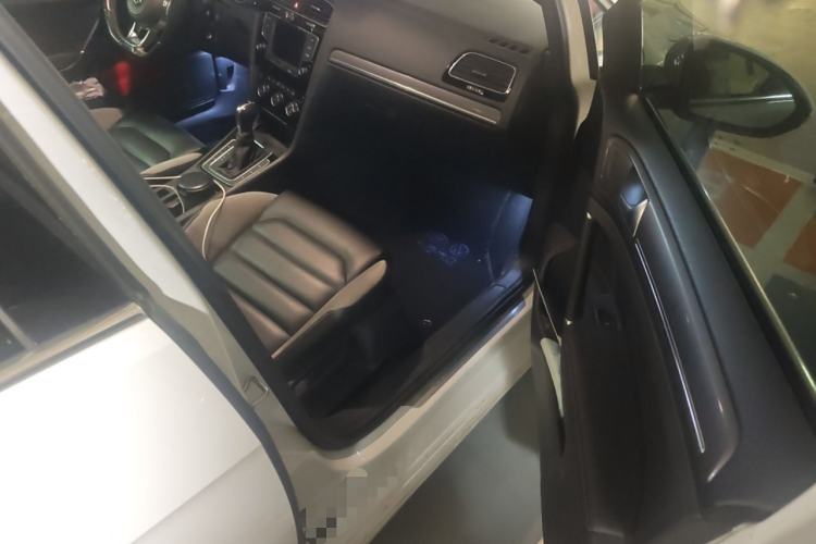 Used Volkswagen Golf 2016 1.4TSI Automatic R-Line
