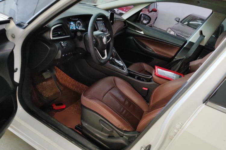 Used Buick GL6 2018 18T 6-Seater Prestige Model
