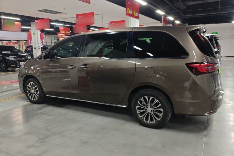 Used Buick GL8 2023 Land Executive Class 652T Luxury Model
