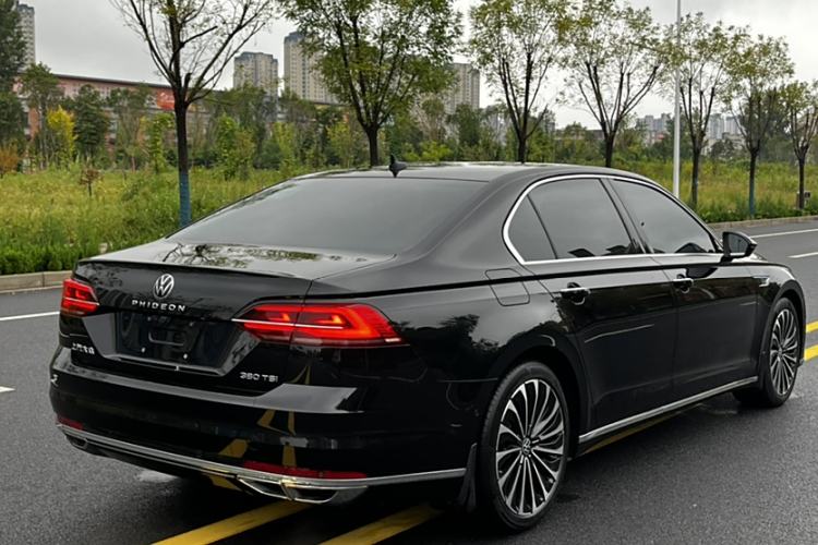 Used Volkswagen Phideon 2021 380TSI Prestige Edition
