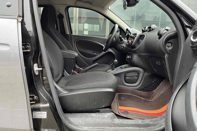 Used  forfour 2016 1.0L 52 kW Passion Edition