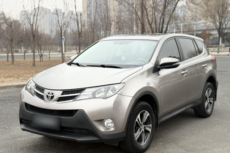 Used Toyota RAV4 2015 2.0L CVT Two-Wheel Drive Fashion Edition
