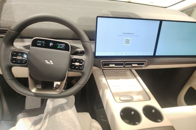 Used Li Auto MEGA 2025 Home Family Special Edition
