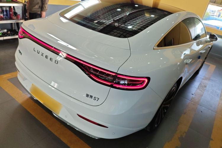 Used Hima Luxeed S7 2024 Pro Model
