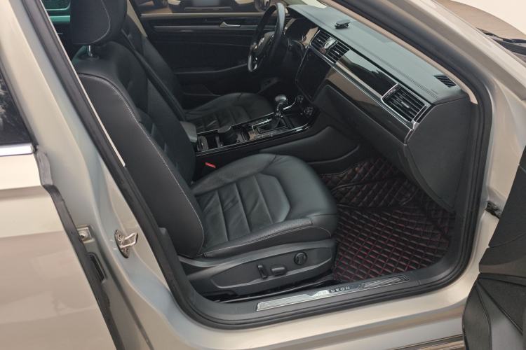 Used Volkswagen Phideon 2018 Revised Version 380TSI Two-Wheel Drive Business Edition
