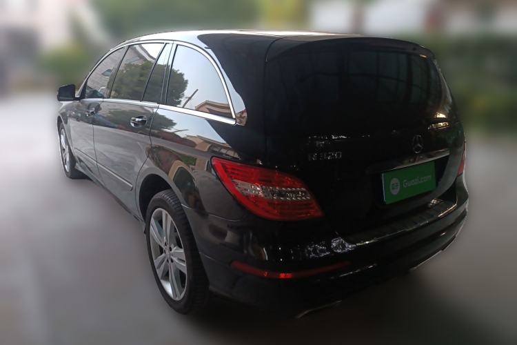 Used Mercedes-Benz R-Class 2017 R 320 4MATIC Business Edition Prestige Model
