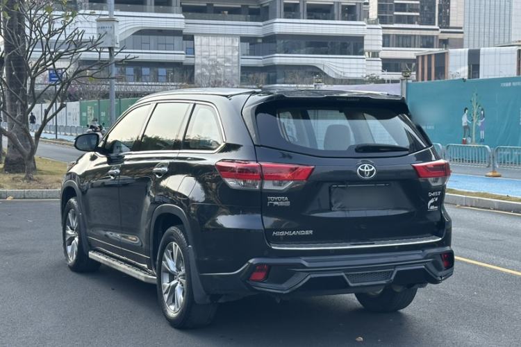Used Toyota Highlander 2018 2.0T Two-Wheel Drive Elite Version 5 Seats China VI Standard