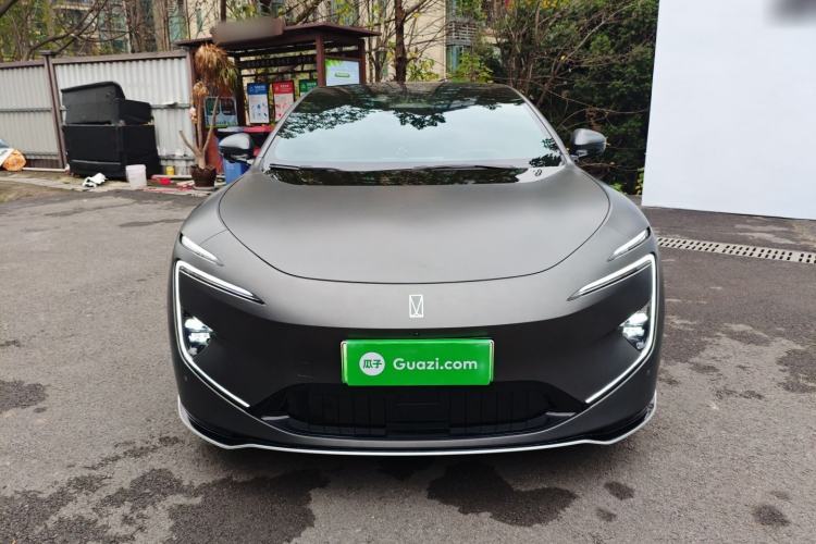 Used  12 2023 700 Three-Laser Rear-Wheel Drive Luxury Edition
