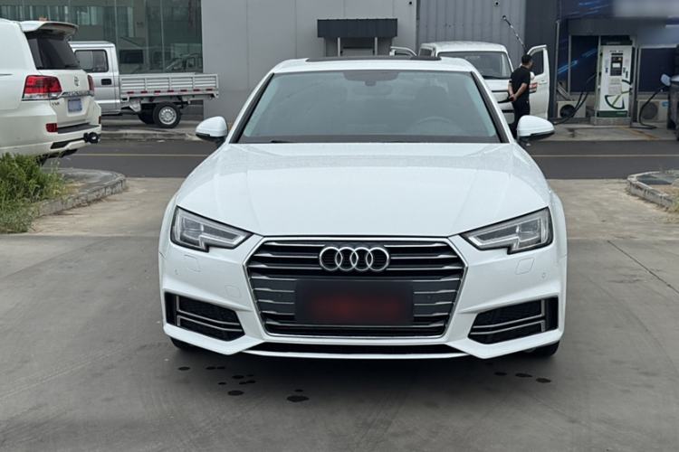 Used Audi A4L 2018 30th Anniversary Edition 40 TFSI Fashion Model
